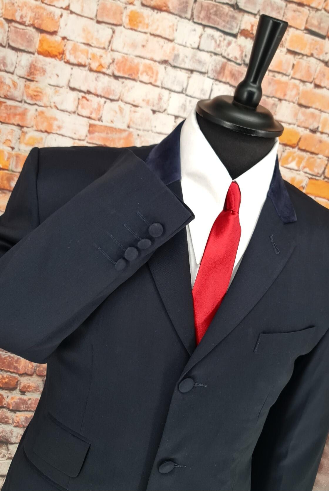 Preston - Navy Suit With Embellished Collar