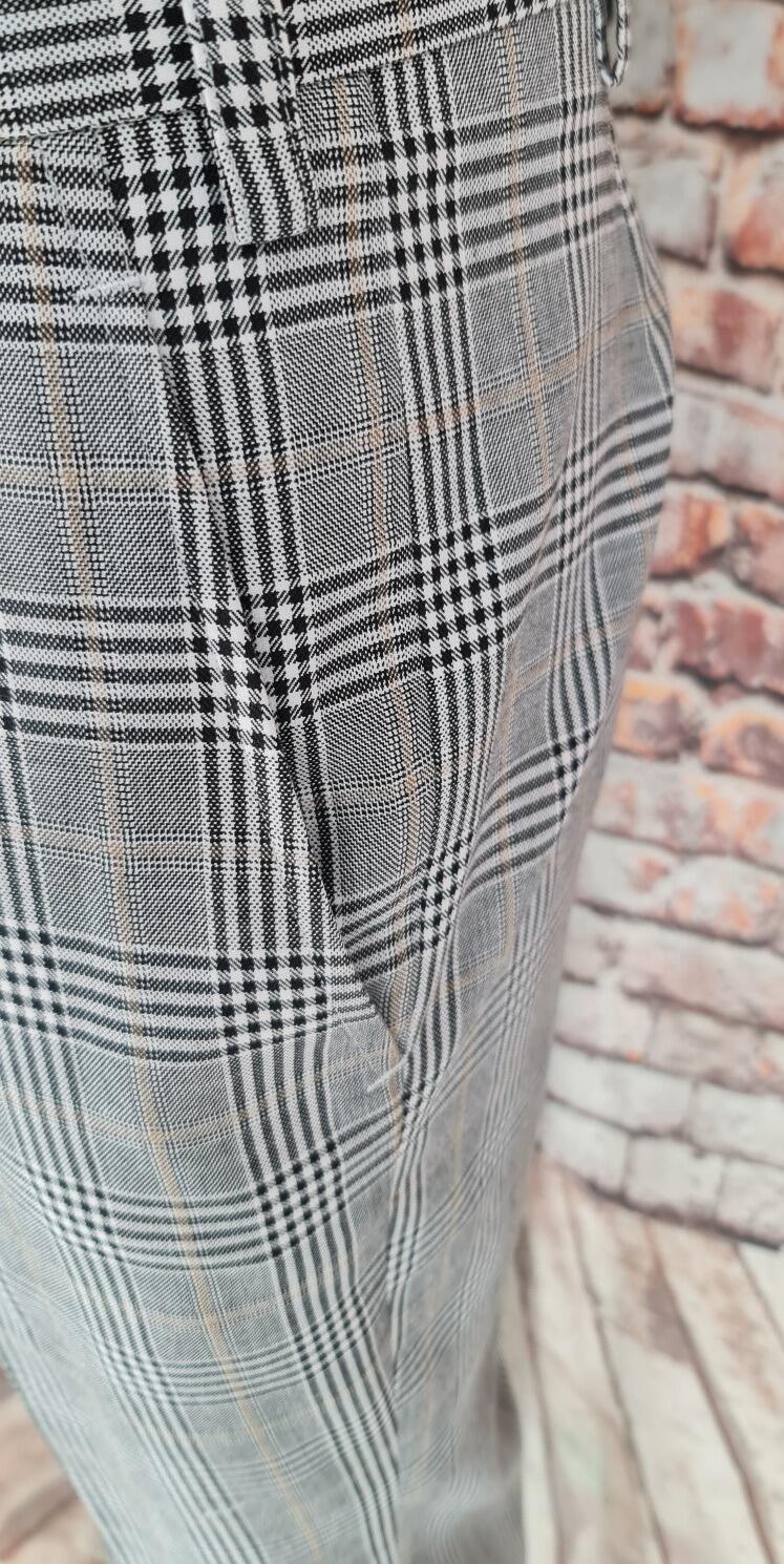 Tucker - Prince Of Wales Checked Suit