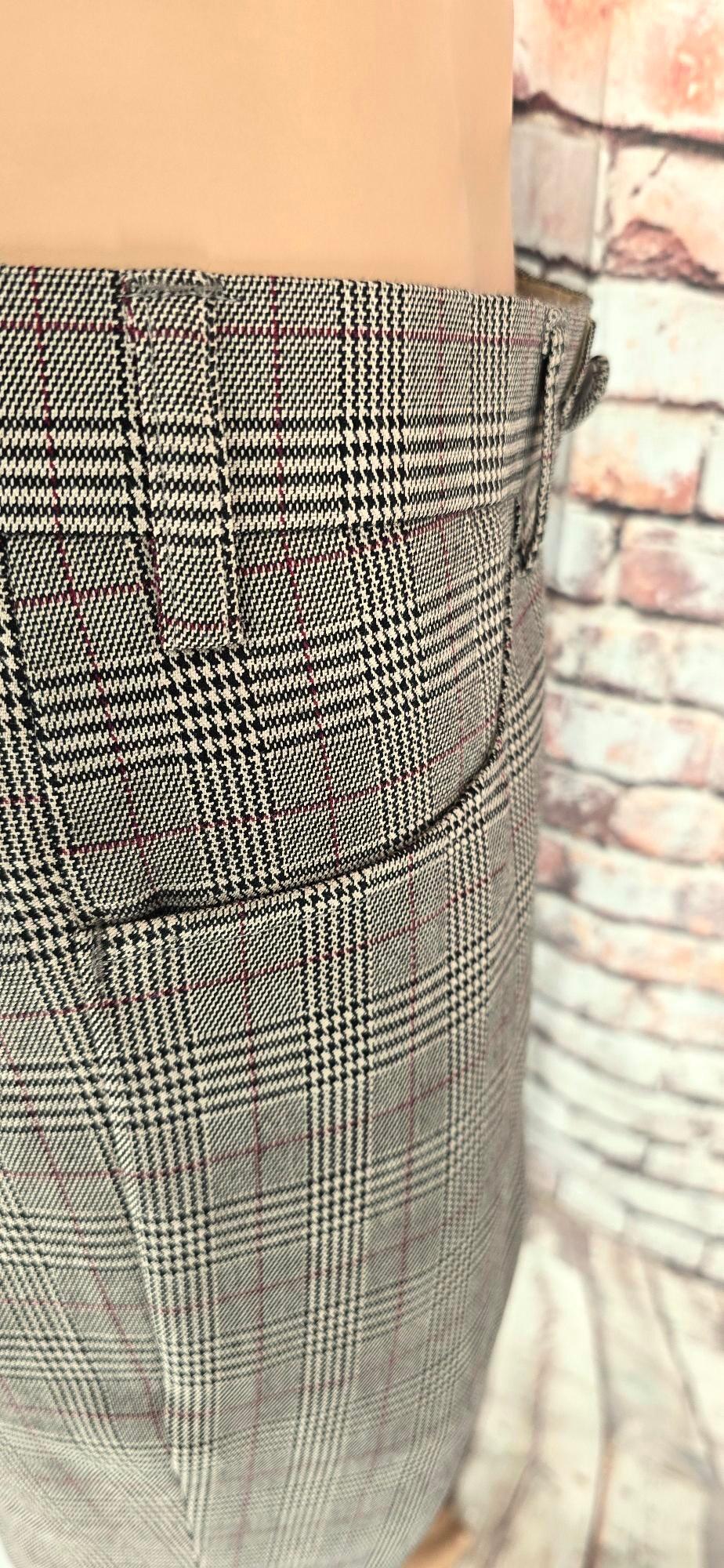 Steve Stunning Taupe - Black - Burgundy Checked Suit.