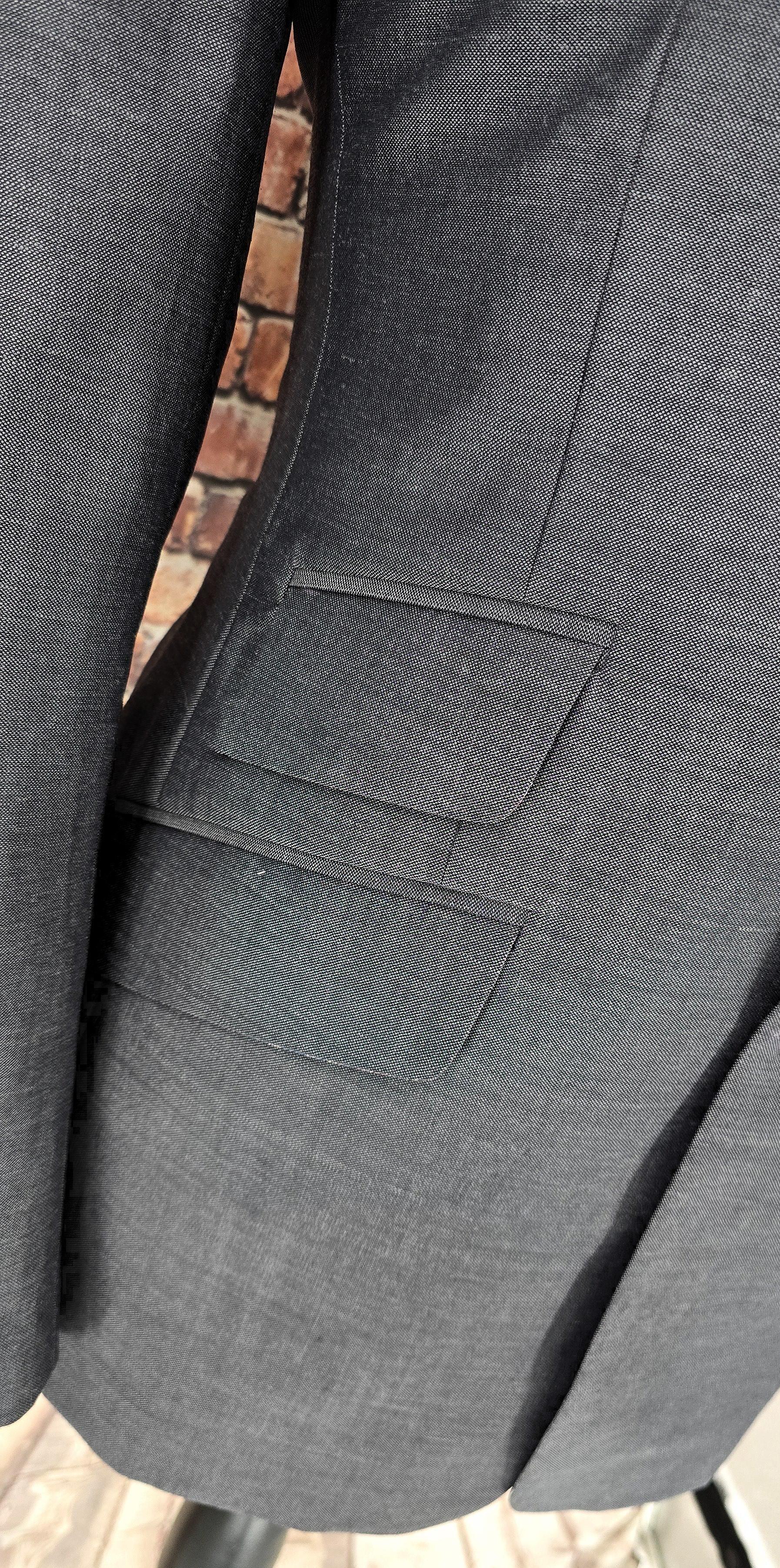 Glover - Grey & Black Mohair Two Tone Suit With Velvet Collar