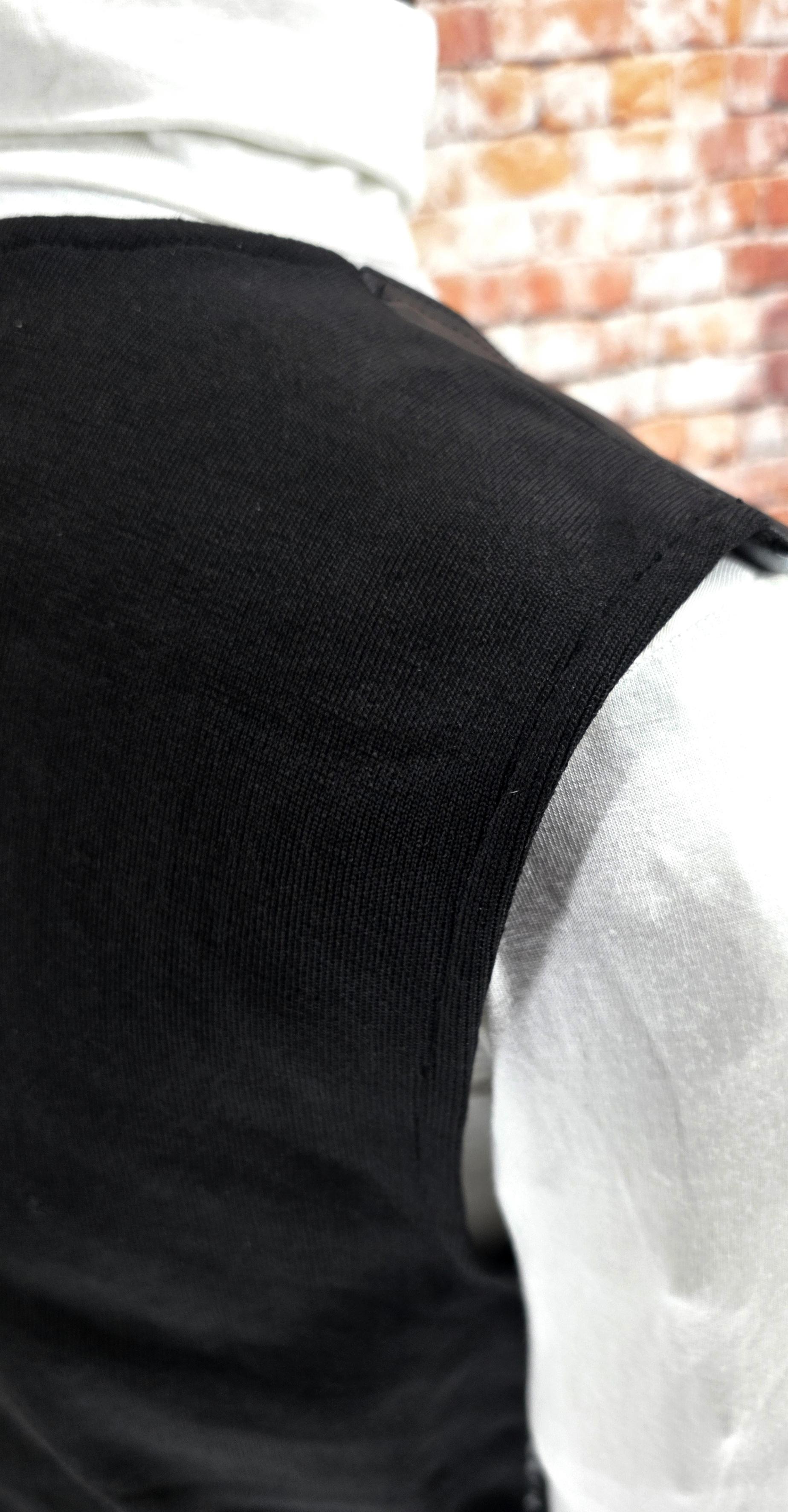 Toby Leather Waistcoat - neckline detail