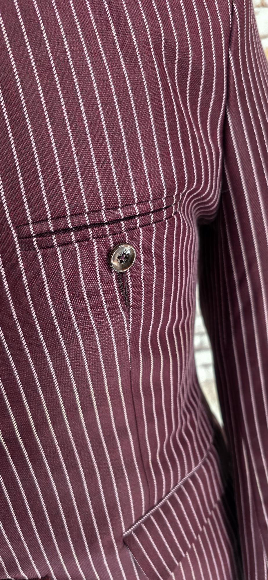 Close-up of the Walter jacket sleeve and buttons