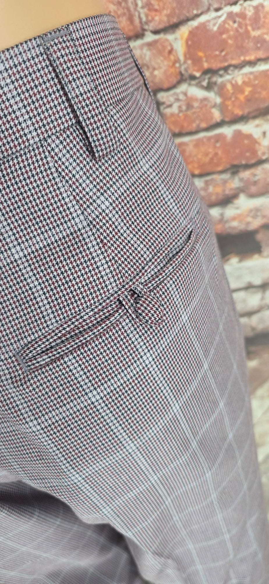 Garnet trousers detail