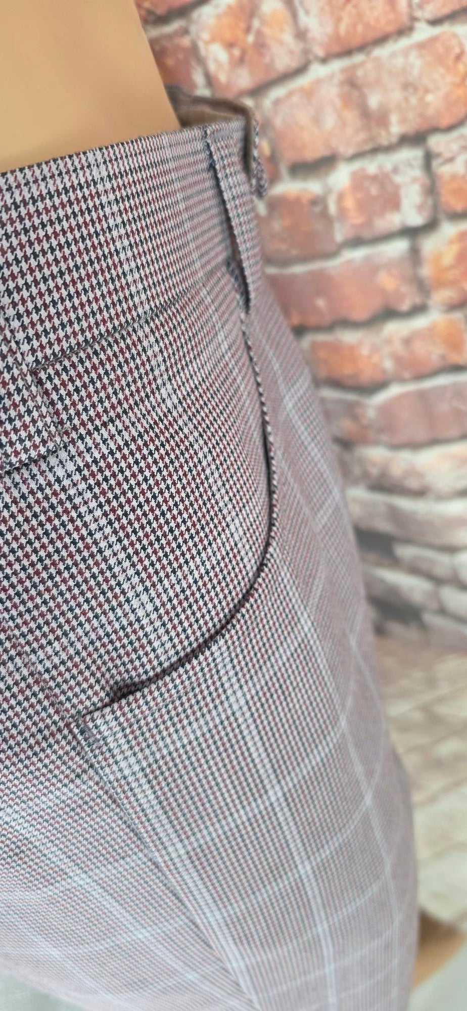 Garnet trousers detail