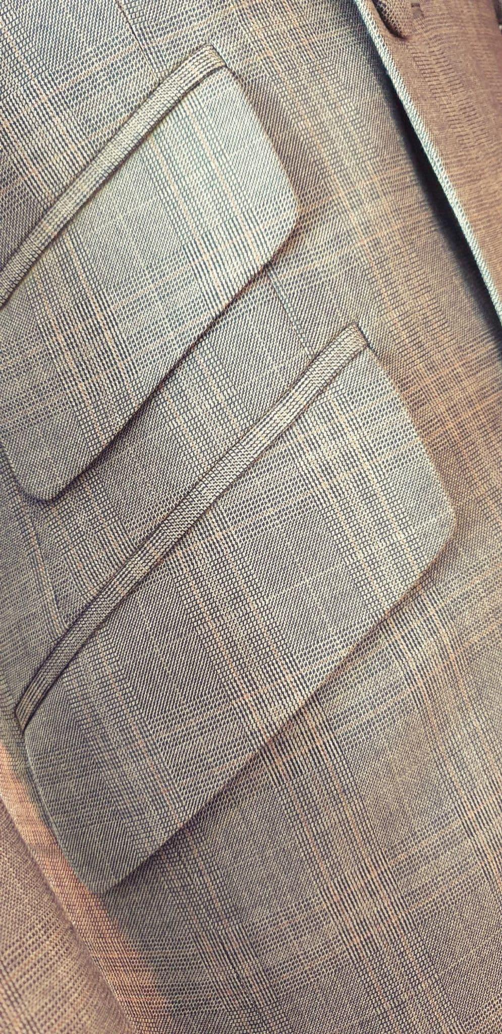 "Burt" Nutmeg Checked 8 button DB Suit