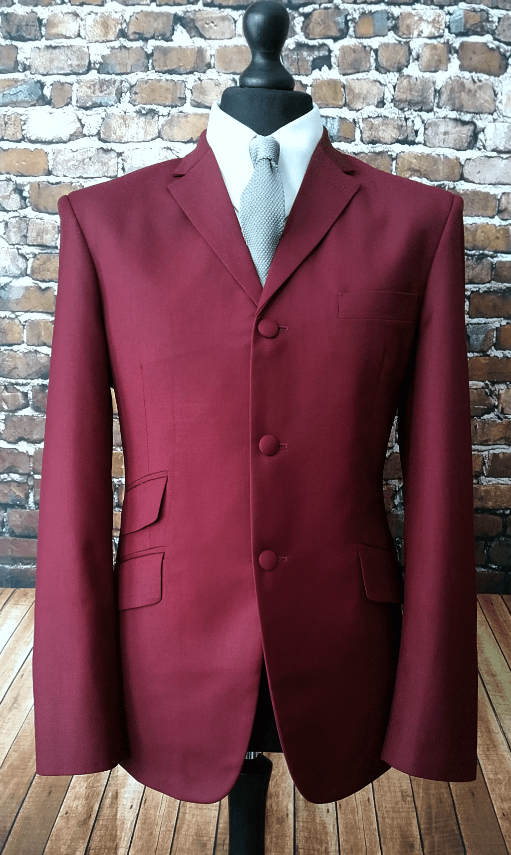 "Granville" Three Button Berry Suit