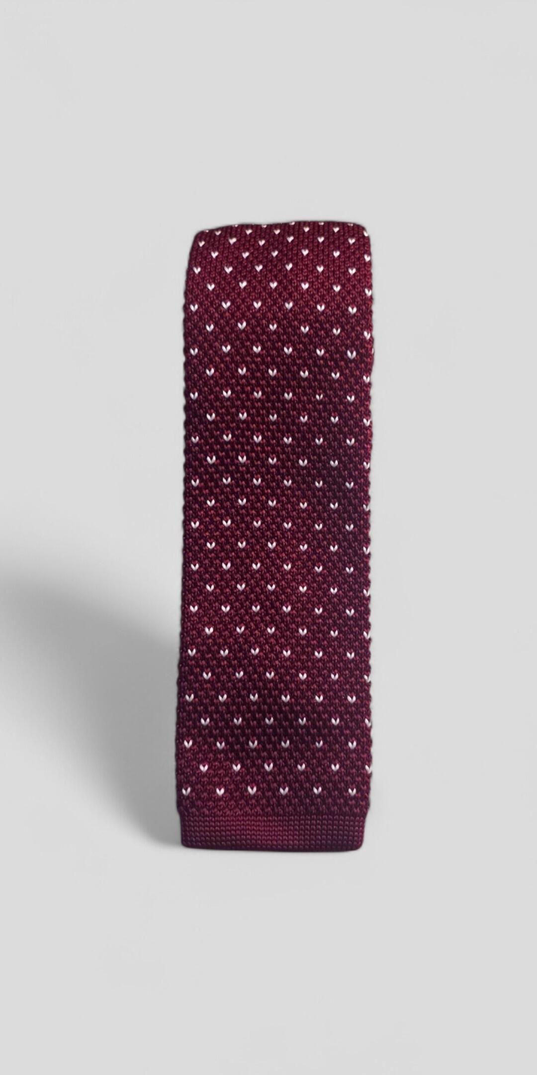 Burgundy Knitted Tie With White Detail.